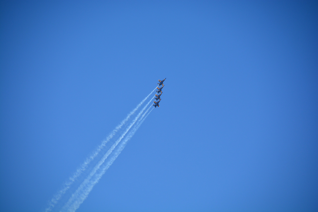 2014-11-09, 027, Blue Angels Overhead