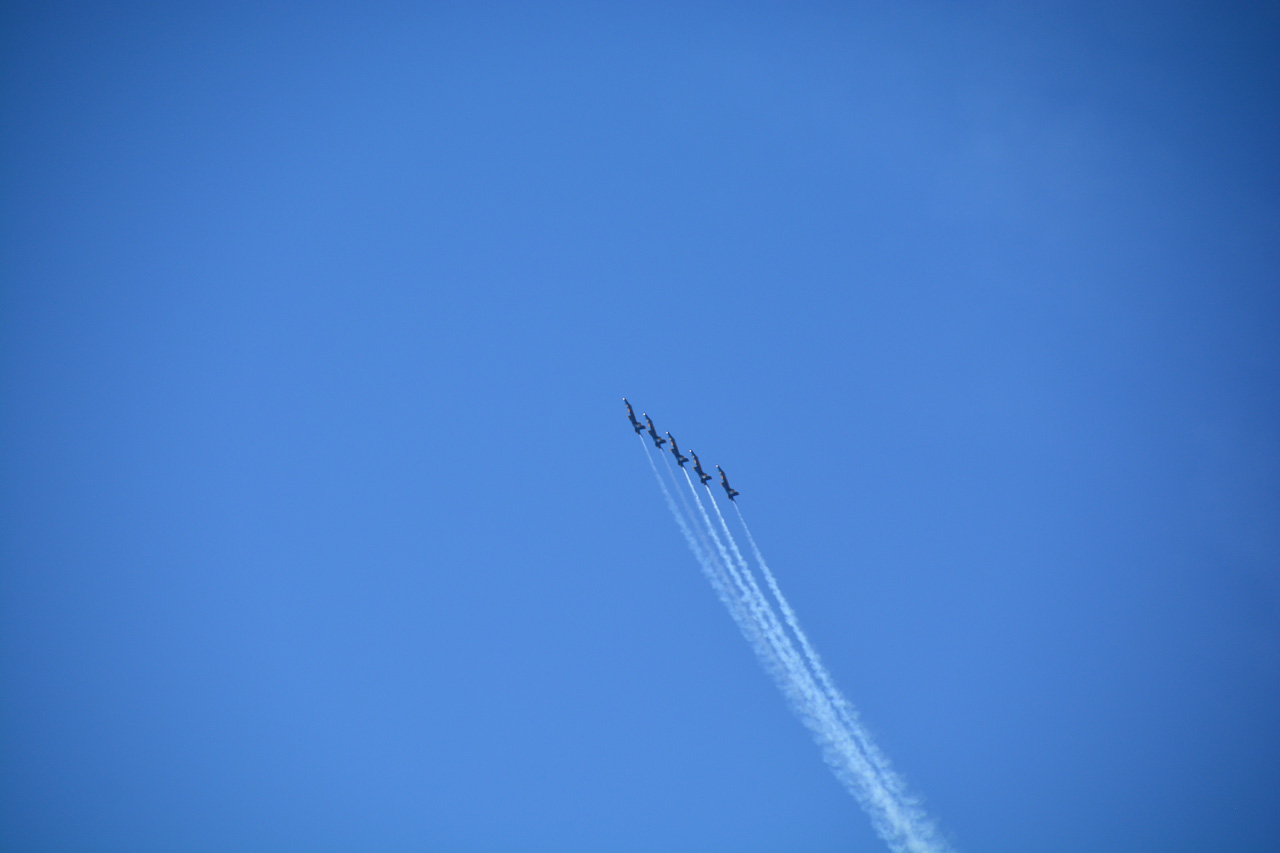 2014-11-09, 033, Blue Angels Overhead