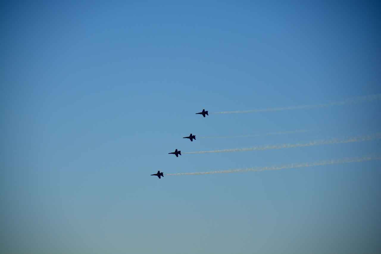 2014-11-09, 062, Blue Angels Overhead