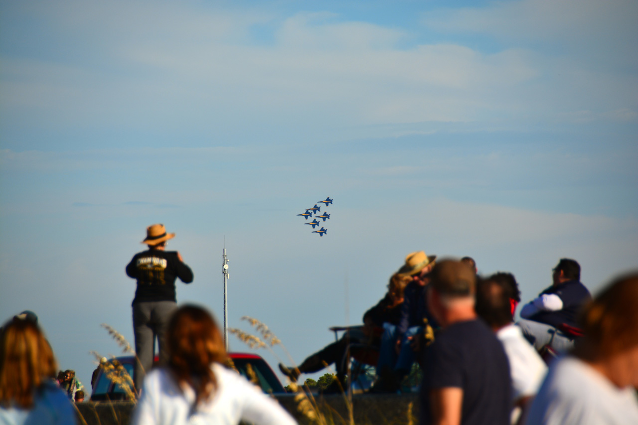 2014-11-09, 064, Blue Angels Overhead