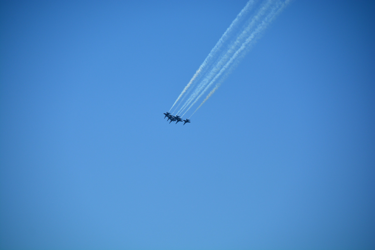 2014-11-09, 067, Blue Angels Overhead