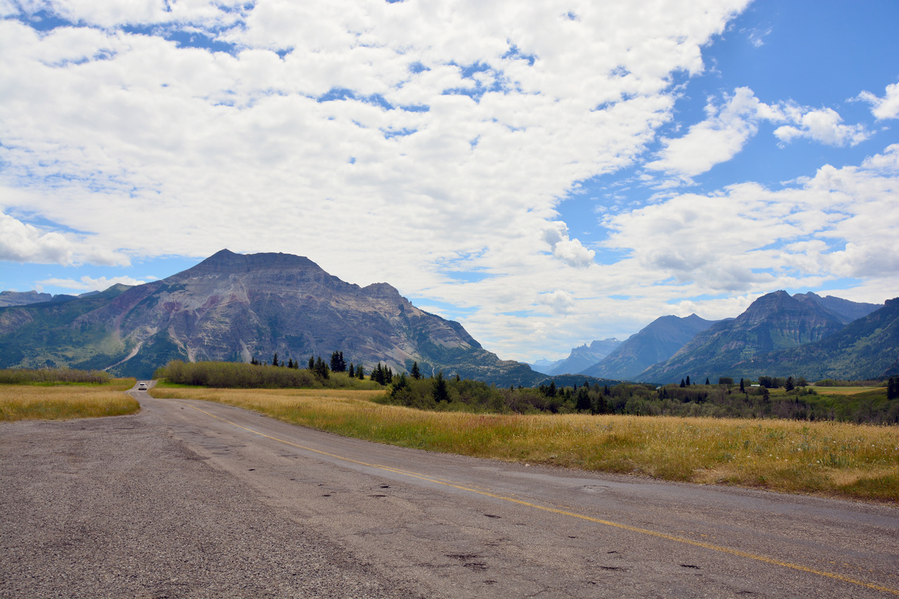 2015-07-19, 024, Waterton Lakes NP, Canada, Along Red Rock Pwy