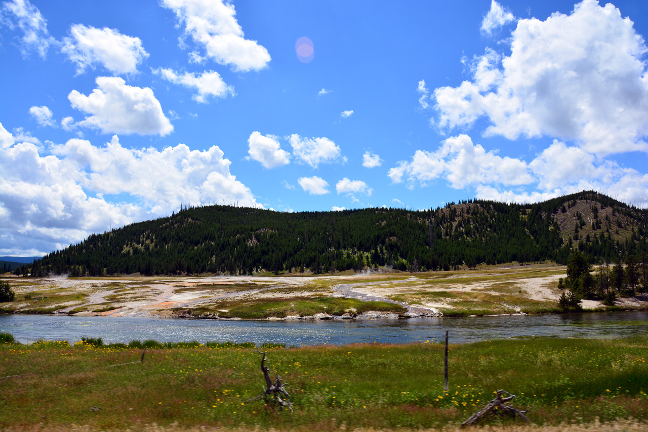 2015-07-23, 031, Yellowstone NP, WY, Upper Geyser Basin