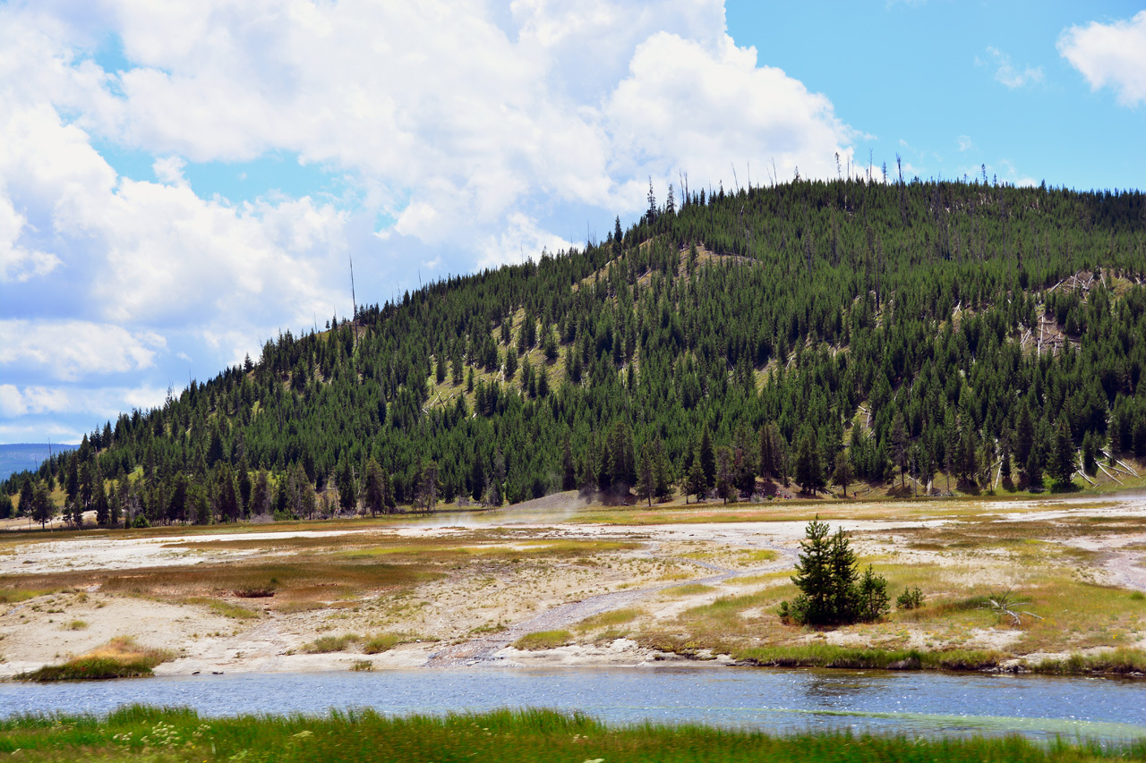 2015-07-23, 032, Yellowstone NP, WY, Upper Geyser Basin