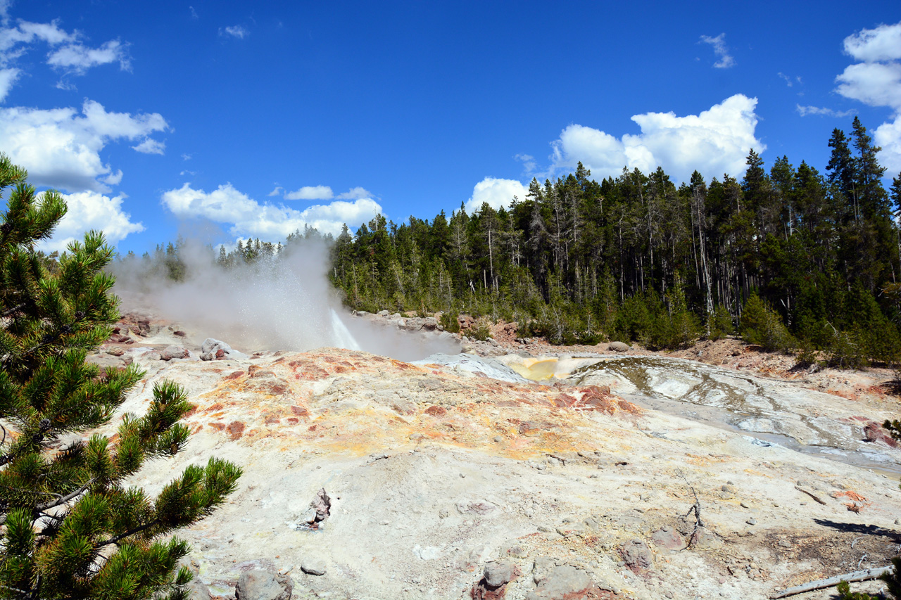 2015-07-26, 102, Yellowstone NP, WY, Steamboat Geyser