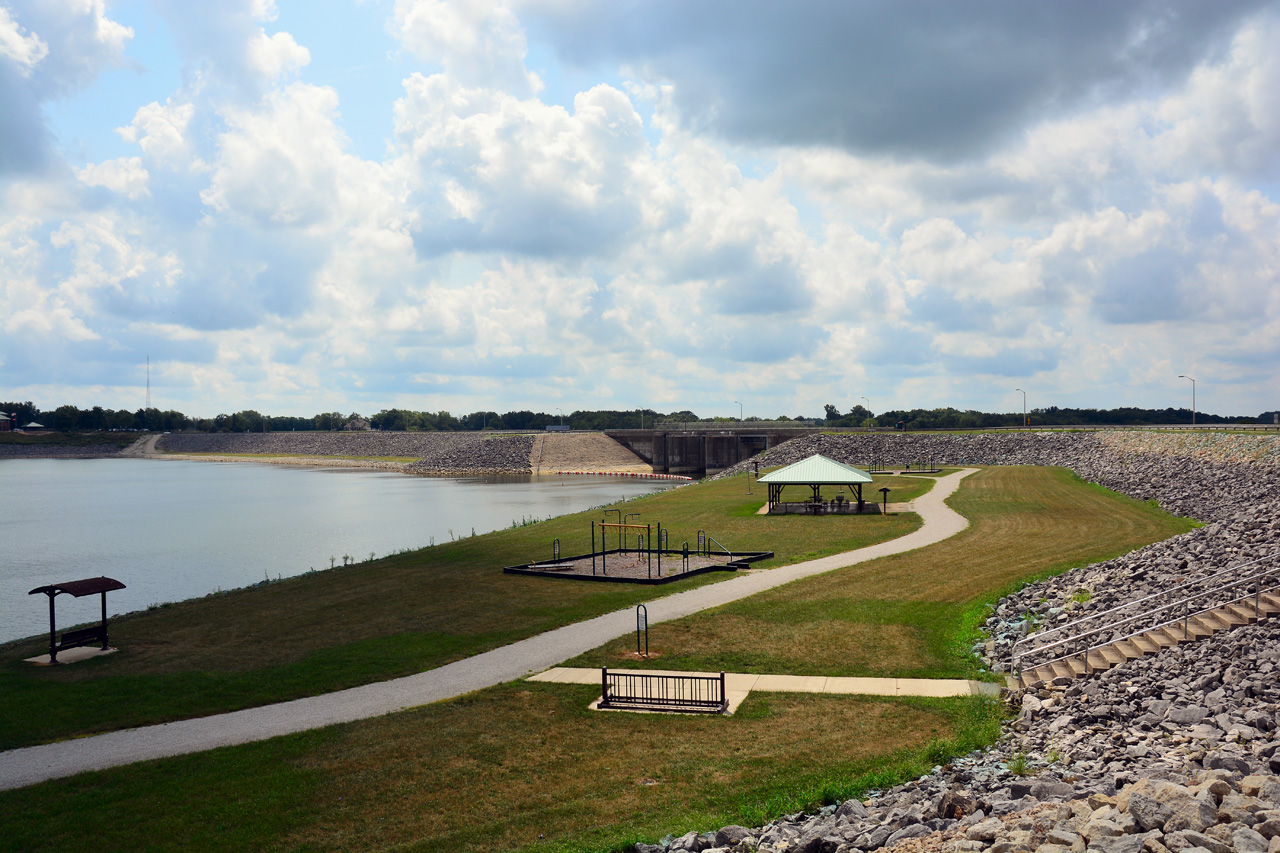 2015-08-18, 002, Lake Shelbyville Dam, West