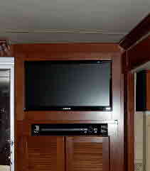 2011-08-01, 003, Rear TV Upgraded
