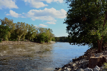 2015-09-07, 002, Spillway into Iowa River, IA